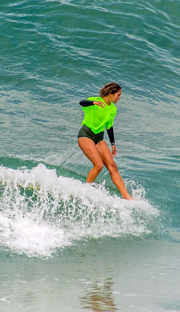 OMSurf Classic Longboard Surfing Contest Women's Over the Line